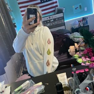 White volcom pull-over hoodie